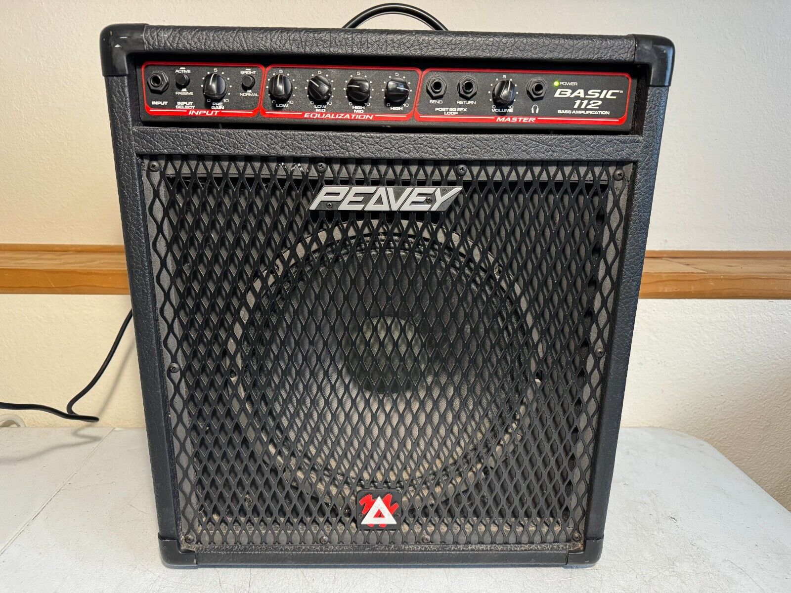 Peavey Basic 112 Guitar Amplifier Bass Combo Amp 1x12 Audio Electric ...