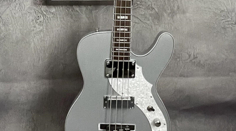 Selling Silver 4 Strings Electric Bass Guitar Maple Neck Rosewood Fretboard