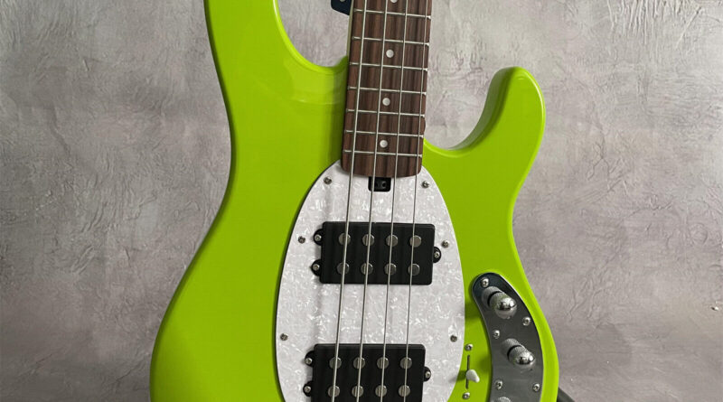 Classic 4 Strings Green Electric Bass Guitar Rosewood Fretboard Maple Neck