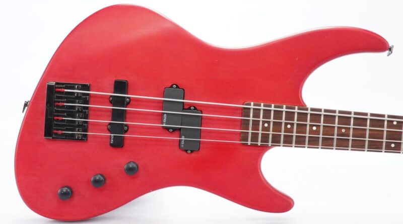 Guild Pilot Red Electric Bass Guitar w/ Hardshell Case & 1/4" Cable #51719