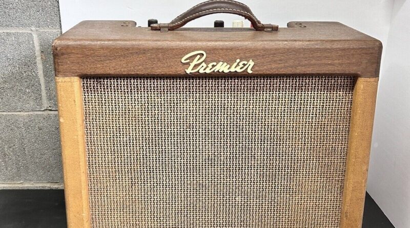 BEAUTIFUL Premier (Multivox) Club Bass Amp B-160 1965 TESTED! Bass Guitar Harp