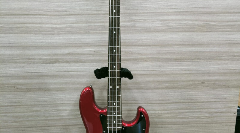 Bass Guitar   Jazz Bass Type Model No.  JB TYPE N B