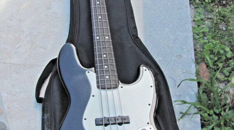 Fender Jazz Bass Made in Mexico Electric Guitar