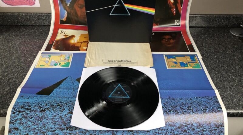 LP PINK FLOYD THE DARK SIDE OF THE MOON SHVL 804 UK 5TH PRESS POSTERS & STICKERS