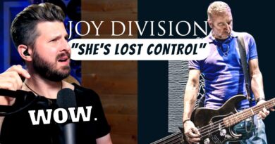 Bass Teacher REACTS to JOY DIVISION - "She's Lost Control" - and it's a heavy one...