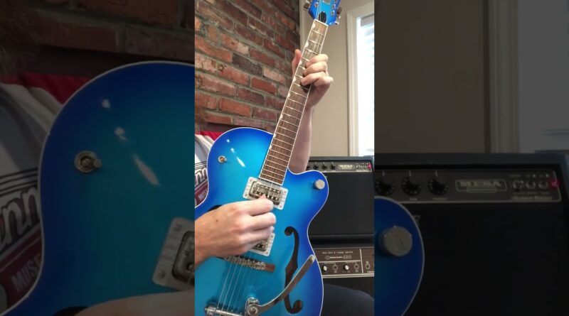 FUNKY BLUES GUITAR LICK???? #shorts #shortsfeed #guitarshorts #bluesguitarlicks #gretsch #guitar