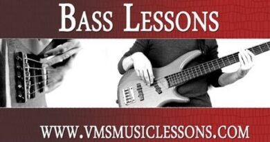 Bass Lessons: Holding the Bass Guitar (Beginner Technique)