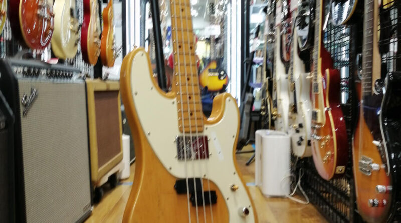 FENDER Telecaster Bass Mod Electric Bass Guitar