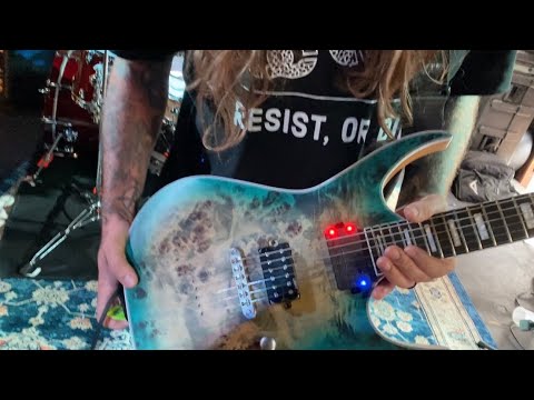 SMILE EMPTY SOUL - Sean Danielsen guitar/bass rig rundown