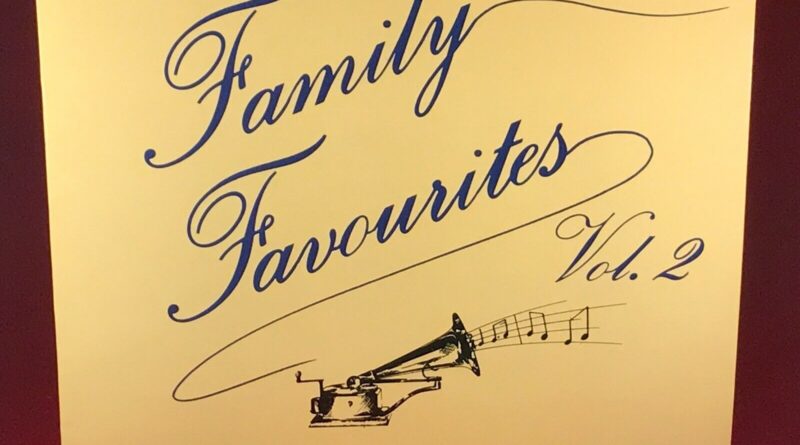 THE MALCOLM WILCE DUO Family Favourites Vol. 2 1990 UK Vinyl LP EXCELLENT CONDIT