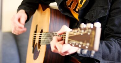 TOP 15 EASY ACOUSTIC GUITAR SONGS