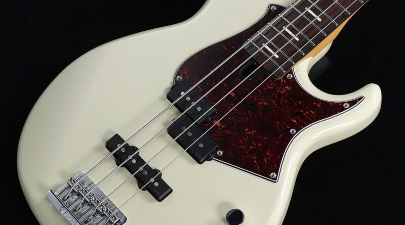 YAMAHA BBP34 Vintage White Electric Bass Guitar made in japan w/hard case