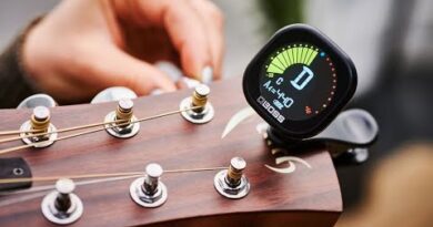 Best Clip-On Guitar Tuners: A Comprehensive Review