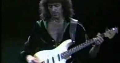 Deep Purple - Ritchie Blackmore Guitar Solo (Live)