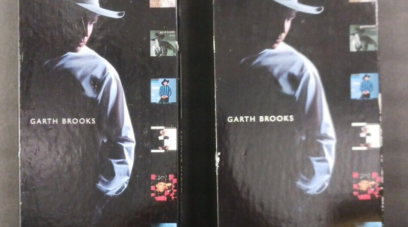 Garth Brooks The Limited Series 1998 6 CD Box Set with Lyrics Book Lot Of 2 SETS