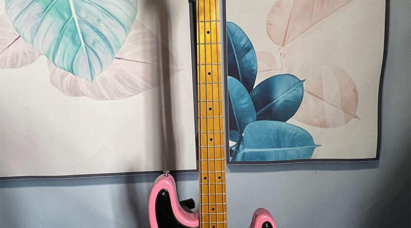 Precision Bass Electric Bass Guitar 4 String Maple Fretboard Pink Solid Body