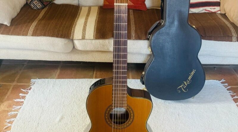 Takamine Pro TC132SC Electro-Classical Guitar (w/Hard Case)