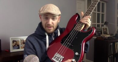 Why You Shouldn't Focus On The "WRONG" Stuff /// Scott's Bass Lessons