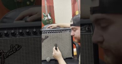 A tip for recording a guitar amp with a microphone #guitarhelp #recordinghelp #microphones