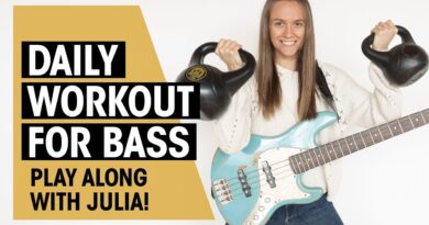 Daily Warm-Up Exercises on Bass Guitar | Playalong | Julia Hofer | Thomann