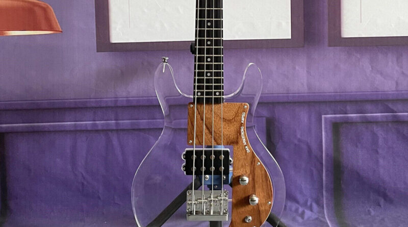 Electric Bass Guitar Dan Armstrong Crystal Acrylic Body Chrome Hardware in Stock