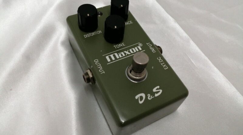 Maxon D&S Distortion & Sustainer Guitar Effect Pedal USED