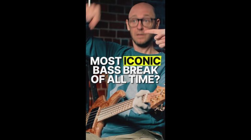 Most ICONIC bass break of all time? ???? #scottsbasslessons #sbl #basslesson #paulsimon