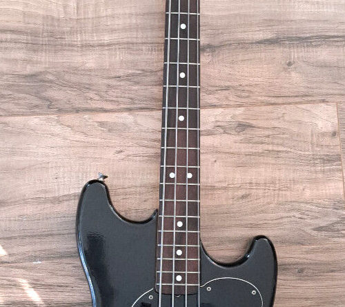 Vintage 1978 Fender Musicmaster Short Scale Electric Bass Guitar Black USA