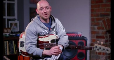 What 'REALLY' Makes a Great Bass Player?! /// Scott's Bass Lessons