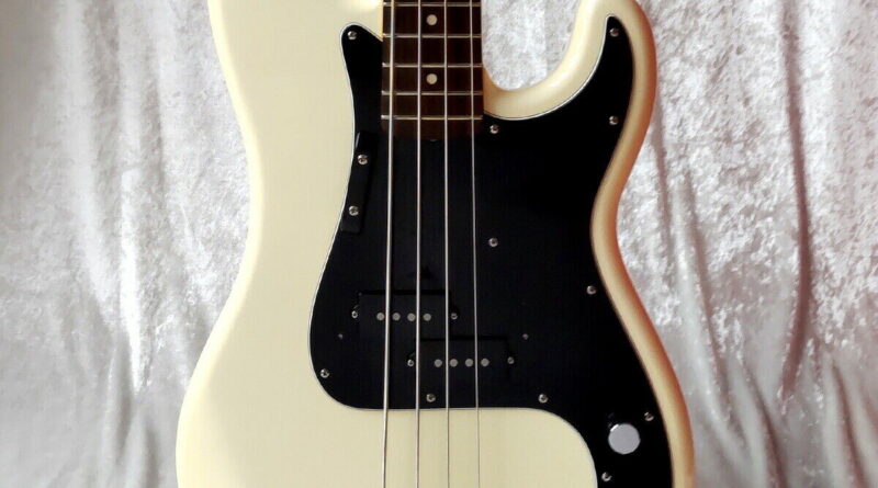 Electric Bass Guitar Fender Japan PB70-US 2004-2006 Right-Handed 4 String USED