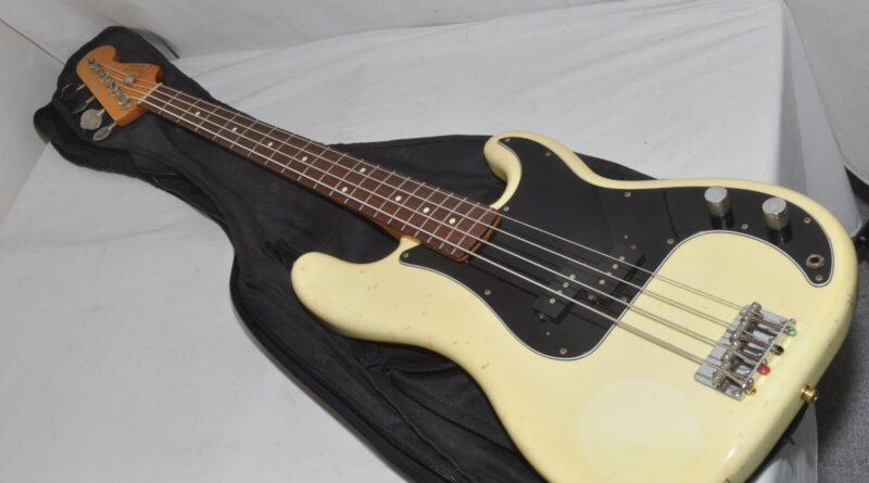 Fender JAPAN PRECISION BASS PB 93-94 N serial Electric Guitar  Ref No 6608