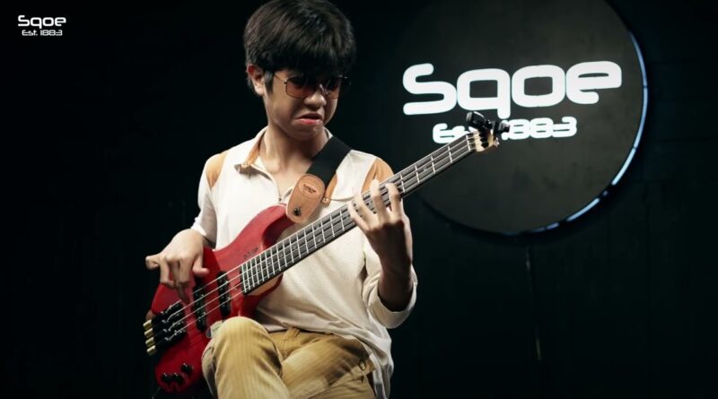 Limited Edition! SQOE BS900 Headless Bass Guitar (RED) Soundtest