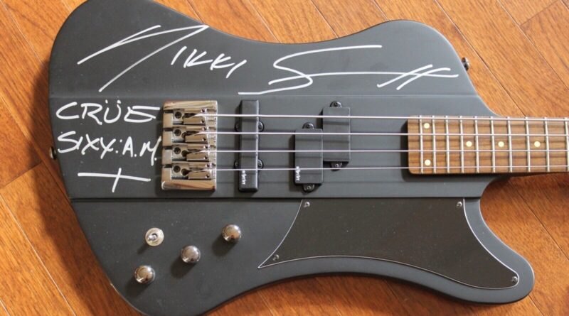 Nikki Sixx Owned & Signed Motley Crue Black Schecter Bass Guitar Lee Mars Neil