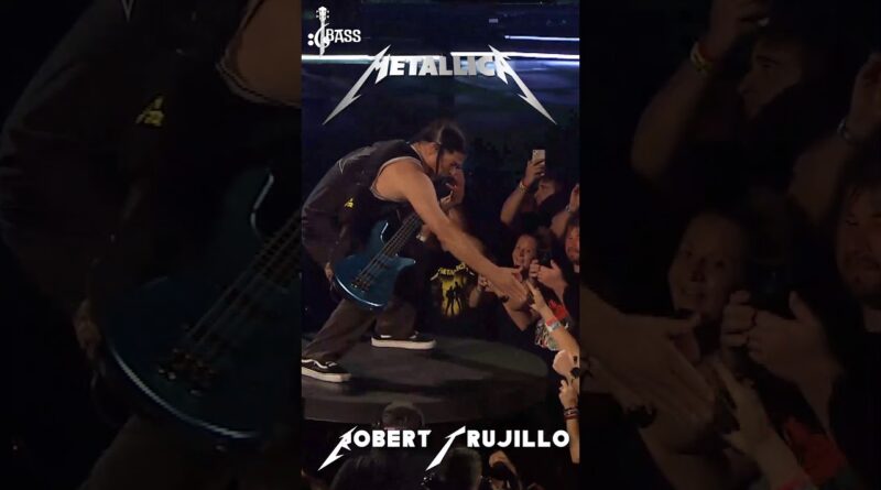 Robert Trujillo LIve ???? '#roberttrujillo #metallica