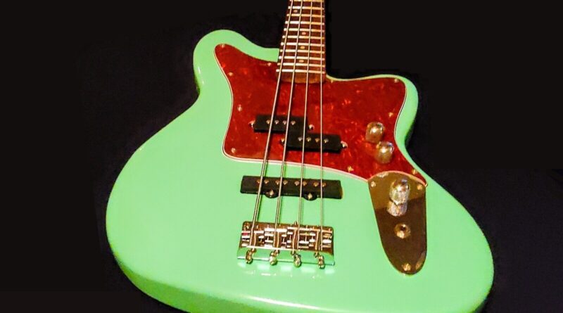 ????FREE SHIPPING!????+AMP! I Style Electric Bass Guitar +P & Jazz Style Pups +Case!