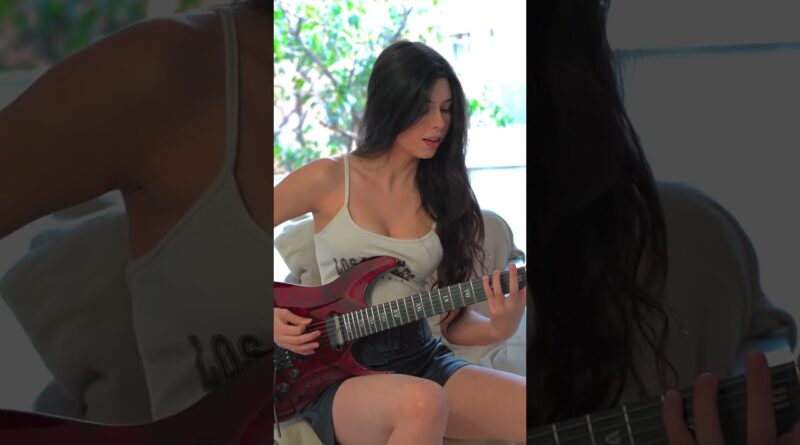 Crazy Train ????????What’s the best guitar intro? - Larissa Liveir #guitar #guitargirl #guitarsolo