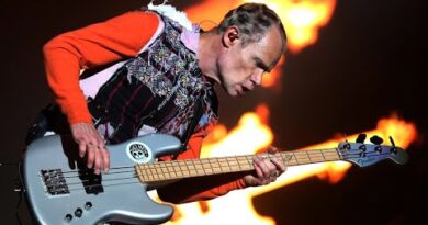 How FLEA Records Bass: RHCP Engineer Jim Scott (Californication, By The Way, One Hot Minute)