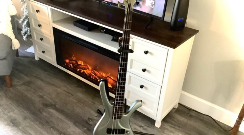 VINTAGE IBANEZ EDA900 4-STRING ELECTRIC BASS GUITAR (Silver Flat) w/ HARD CASE