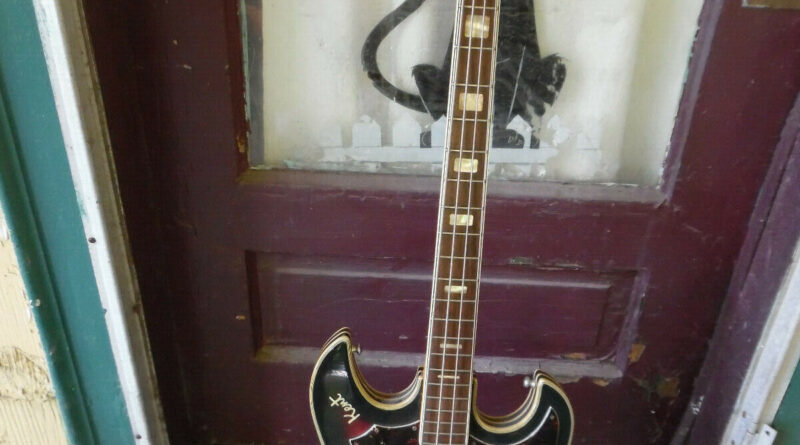 Vintage 1967 Kent 743 Bass Guitar