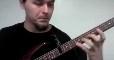 Weekly Bass Tip #5 - Playing with a...capo? That's odd!