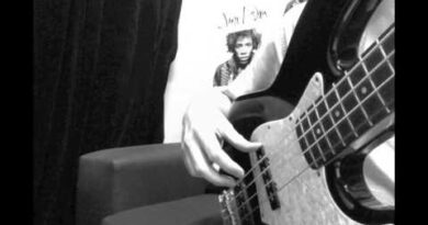 Beginner's Bass Lesson - Auckland School of Rock