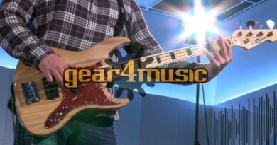 Milwaukee Bass Guitar by Gear4music (Performance)