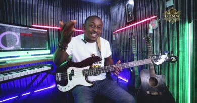 Part 1 | Up & Down Bass Guitar Technique for Better Grooves ???? | Emma Ele (Ep 12)