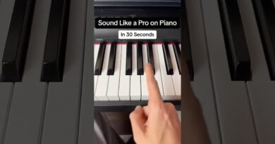 Sound Like a Pro on the Piano in 30 Seconds! #easy #piano #tutorial