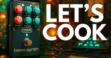 Master the Art of Sound with the MXR Bass Synth!
