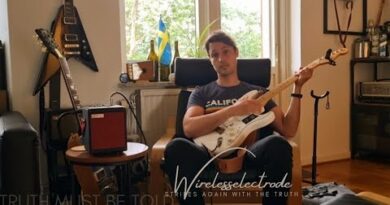 Positive Grid spark mini amp bass cracking sounds and its limitations