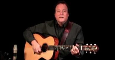 Pro Bluegrass Guitar Techniques: Strumming, Chords & Bass