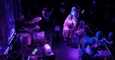 Bosse All-Star Band Bassist Kilian Duarte Talks Tone & Feel on Def Leppard's “Foolin’”