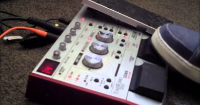 Korg AX10B Bass guitar multi effects unit: Demo and review