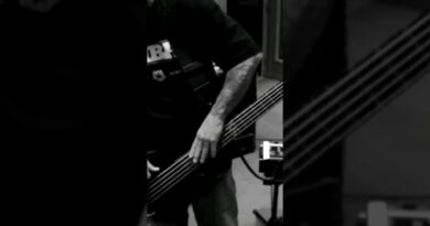 Can Fieldy actually play bass?!